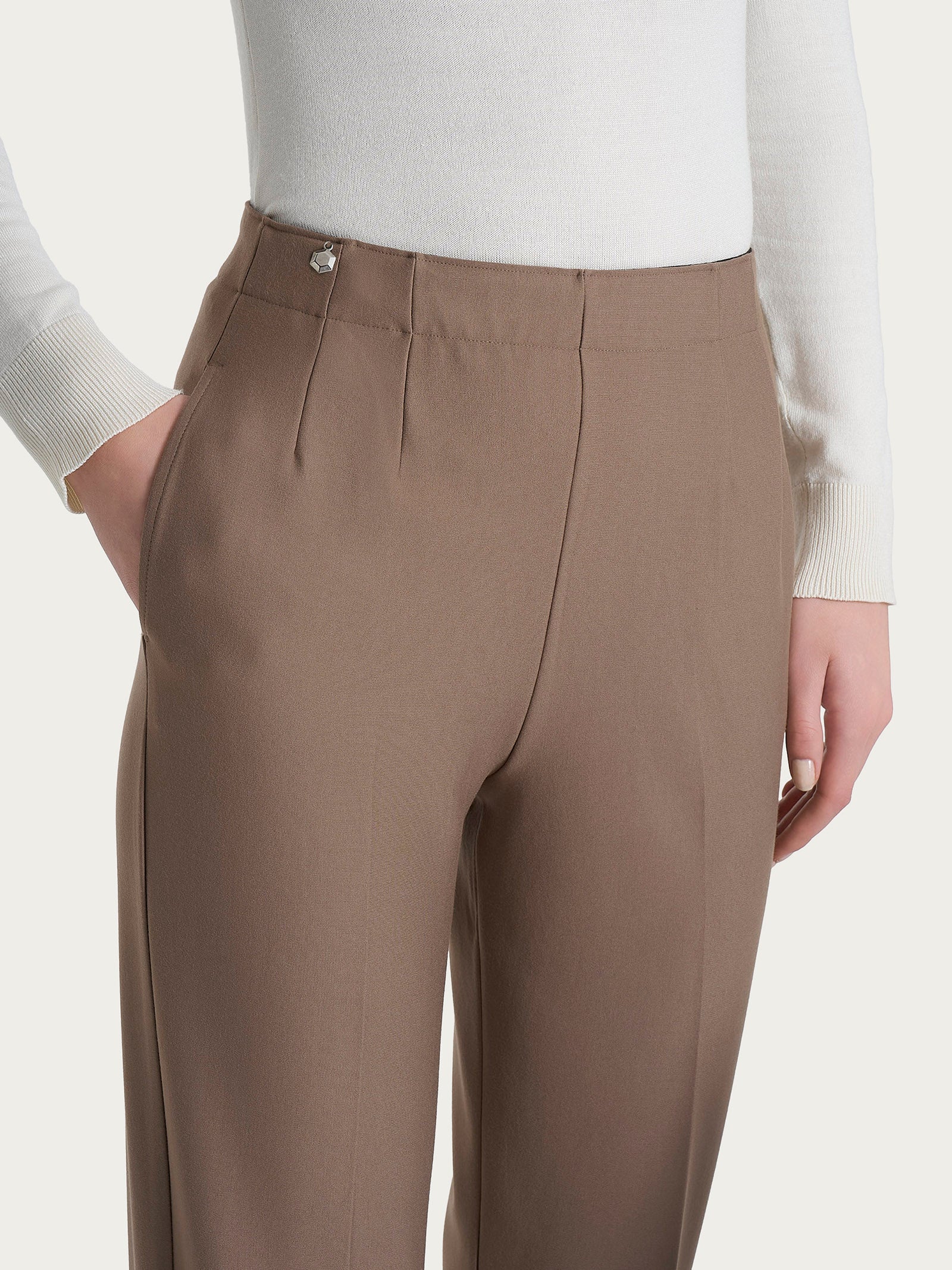 PANTALONE CARROT / POCKETS 